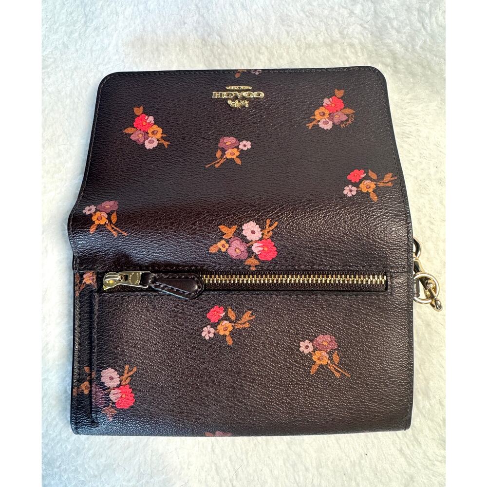 *SOLD* Coach Floral Wristlet Wallet Chocolate Brown Background - Picture 4 of 7